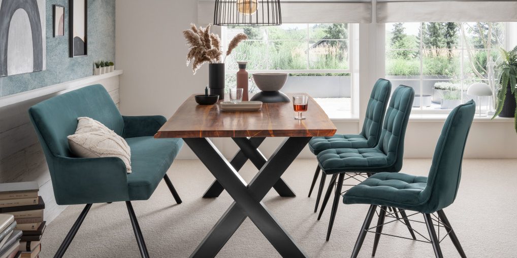 BL63022 S Indoormoebelset BL62002 Diningstuhl Vicenza dunkelgruen BL62200 Diningsofa Modena dunkelgruen BL60106 Baumkantentisch Monza 8 BL63022 S Indoormoebelset BL62002 Diningstuhl Vicenza dunkelgruen BL62200 Diningsofa Modena dunkelgruen BL60106 Baumkantentisch Monza 8